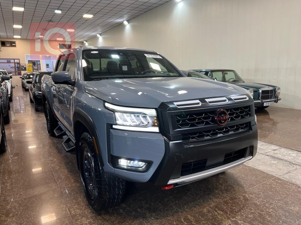 نيسان فرونتر